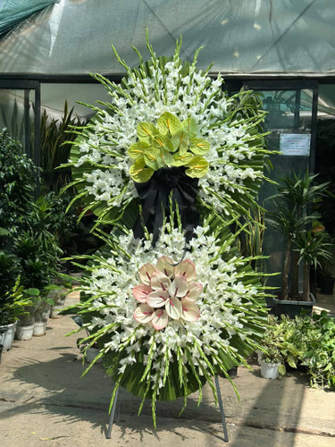 تاج گل ترحیم دو طبقه مسجد امیر / گلایل آمستر و آنتریوم هلندی روی پایه مقاوم فلزی